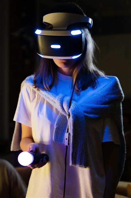 Virtual Reality Leagues: Are We Ready to Watch Fully Digital Competitions?