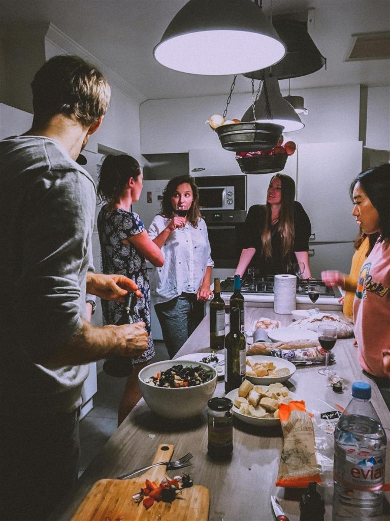 Slow Food for Fast Times: The Rise of Ritual in Everyday Eating