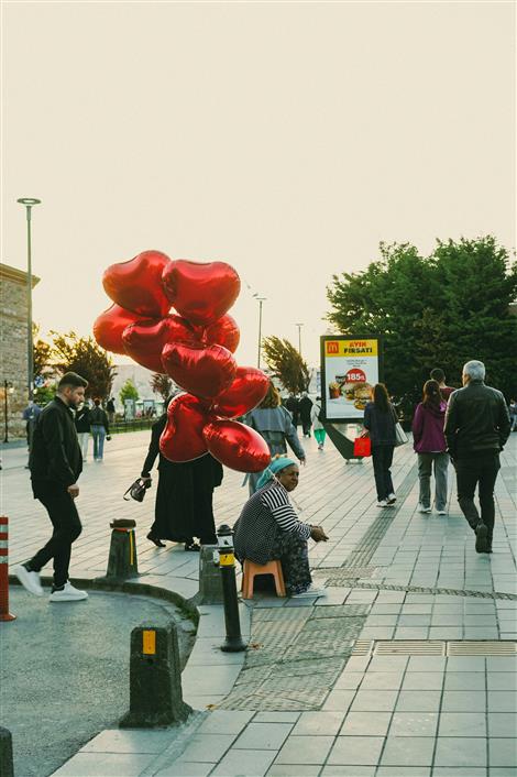 Morning Routines, Monetized: When Everyday Life Becomes Content